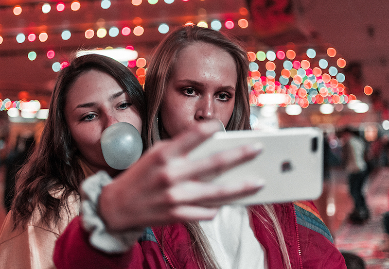 thinking-beyond-her-selfie